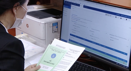 Có được "đóng nhờ" BHXH, BHYT qua doanh nghiệp?