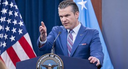 Bộ trưởng Chiến tranh Mỹ tuyên bố Hormuz "nội bất xuất ngoại bất nhập", cảnh báo Iran