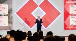 Chia cổ tức và cổ phiếu thưởng tỉ lệ đến 67%, Techcombank khẳng định vị thế dẫn đầu khối ngân hàng