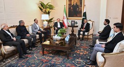 Mỹ gây áp lực kinh tế lên Iran