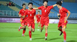 U17 Việt Nam vô địch: Dấu ấn HLV Roland và “hệ sinh thái” CLB Hà Nội