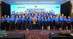 XÂY DỰNG ĐẢNG VỮNG MẠNH TRONG KỶ NGUYÊN SỐ: Làm chủ không gian mạng, giữ vững "mặt trận" số