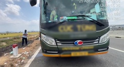 CLIP: Xe khách nhồi nhét người, tài xế và doanh nghiệp bị phạt gần 100 triệu đồng