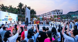 Khai trương tổ hợp giải trí ẩm thực bên bờ di sản