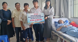 Nam sinh bệnh tật, bán vé số ở Cần Thơ được bạn đọc ủng hộ 194 triệu đồng