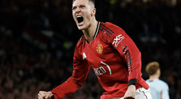 Thắng nghẹt thở Brentford, Man United chắc suất dự Champions League