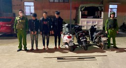 Chặn nhóm thiếu niên mang hung khí giữa đêm