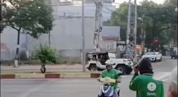 CLIP: Người đàn ông đang tại ngoại lái xe Jeep ngược chiều, đe dọa tài xế ở Đắk Lắk