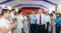 Tổng Bí thư, Chủ tịch nước thăm hỏi, động viên công nhân - lao động tại TPHCM