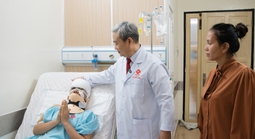 Tai nạn lao động nghiêm trọng, cô gái 26 tuổi bị máy tuốt lúa cuốn lột da đầu