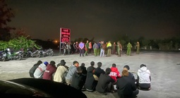 Gần 40 thanh, thiếu niên mang hung khí lao vào đánh nhau gây náo loạn ở Đắk Lắk