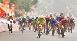 Sergei Kulikov thắng chặng mở màn, Xuân Lộc giành áo cam