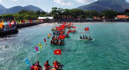 Hình ảnh xúc động trong ngày 30-4 tại đặc khu Côn Đảo