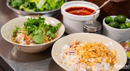 Foodtour Hà Nội kỳ nghỉ lễ, thưởng thức 5 món phở "phiên bản lạ" ngon miệng