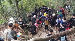 Hình ảnh chen chân chinh phục Núi Bà Đen