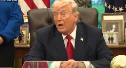 Tổng thống Donald Trump khước từ ý định hỗ trợ của ông Vladimir Putin