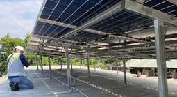 Nhiều gia đình ở TPHCM “nhẹ gánh” tiền điện, bất chấp nắng nóng kéo dài