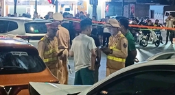 Tài xế Lexus tông hàng loạt ô tô và xe máy bị khởi tố