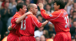 Khó tin: Cựu vô địch Champions League tái xuất sân cỏ ở tuổi 55