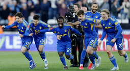 "Đấu súng" nghẹt thở, Leeds United vào bán kết FA Cup chờ chiến Chelsea