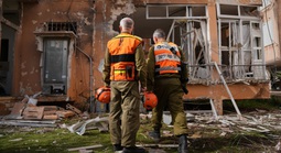 Mỹ - Israel không kích dữ dội vào Isfahan và Tehran, Iran chuẩn bị sẵn "bất ngờ lớn"