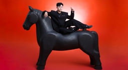 Biên đạo múa Vĩnh Khương khoe vẻ đẹp "chàng thơ"