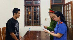 Clip ghi lại khoảnh khắc nam thanh niên “cuỗm” xe máy điện của khổ chủ