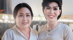 Thanh Hằng xem "Gánh hát về khuya", thương phận đời nghệ sĩ