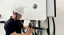 Lắp điện mặt trời kèm pin: Cần được hỗ trợ