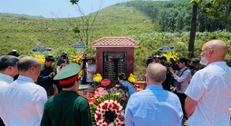 Tưởng niệm 25 năm tai nạn trực thăng làm 16 người tử nạn khi tìm kiếm người Mỹ mất tích