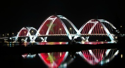 Nghịch lý cây cầu 1.300 tỉ đồng đã sáng đèn nhưng chưa thể thông xe