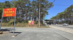 Một ngày đi làm qua trạm BOT 4 lần, cán bộ xã ... "cháy túi"