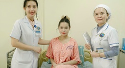 Khối u bằng cả gang tay trong bụng người phụ nữ trẻ