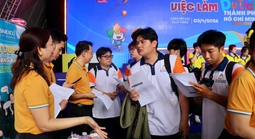 Thị trường lao động TPHCM khởi sắc, hàng chục ngàn người có việc làm mới