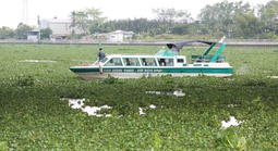 Một người nhảy cầu ở Tây Ninh, để lại xe máy và 2 điện thoại