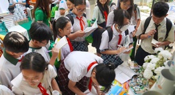 Sách giáo khoa điện tử: Bộ GD-ĐT yêu cầu không được chèn quảng cáo