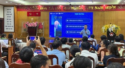 PGS-TS Nguyễn Thời Trung bất ngờ xuất hiện truyền cảm hứng cho cán bộ Đoàn-Đội