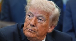 Ông Donald Trump nói "có lẽ" khi đề cập việc rút quân khỏi Ý và Tây Ban Nha