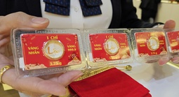 Tối 1-5, giá vàng thế giới đột ngột giảm nhanh