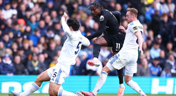 Tottenham phải chật vật trụ hạng