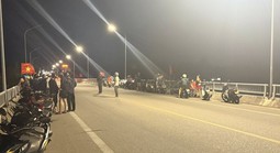 Một cây cầu, 2 vụ tự tử trong cùng một ngày