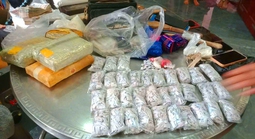 Phá đường dây ma túy xuyên quốc gia, thu giữ 23 kg ma túy cùng 1 khẩu súng