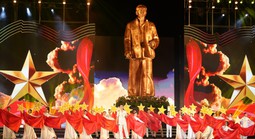 Đặc sắc Lễ hội Làng Sen