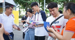 Chỉ 38% doanh nghiệp tuyển thêm, sinh viên cạnh tranh xin việc
