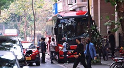 Đề xuất mở rộng phạm vi cấm xe trên 16 chỗ giờ cao điểm tại phường trung tâm Hà Nội
