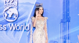Nhan sắc Hoa hậu Thế giới Opal Suchata Chuangsri khi đến Việt Nam