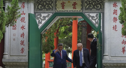 Chủ tịch Tập Cận Bình mời Tổng thống Donald Trump dạo Trung Nam Hải