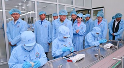 Đoàn đại biểu cấp cao Thủ đô Viêng Chăn tham quan nhà máy Sanvinest Khánh Hòa