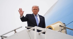 Tổng thống Mỹ Donald Trump rời Bắc Kinh