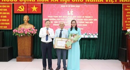 TPHCM: Trao Huy hiệu Đảng, tuyên dương điển hình học Bác